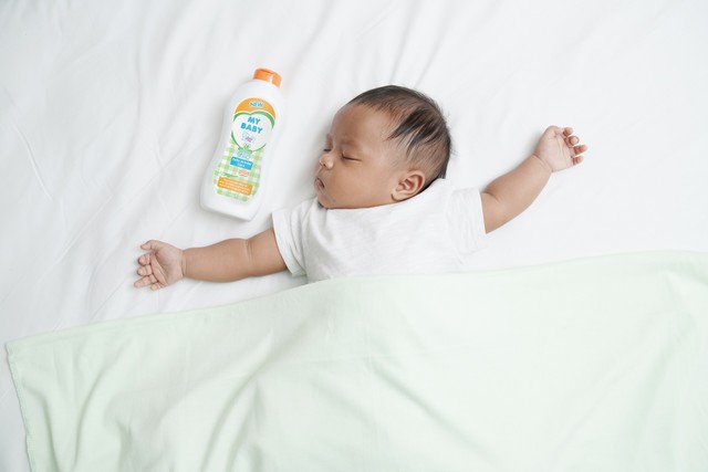 com-Gunakan bedak pada si kecil dengan cara yang tepat. Foto: Dok. My Baby
