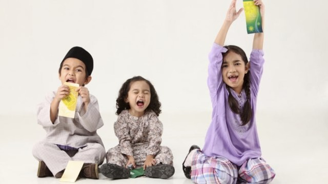 Ilustrasi uang Lebaran. Foto: Shutterstock