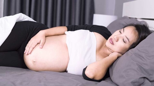 Tips Tidur Nyenyak di Trimester 3 Kehamilan