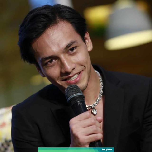 Aktor Jefri Nichol saat hadir di launching film Hit n Run di Plaza Indonesia, Jakarta, Rabu, (29/5). Foto: Ronny