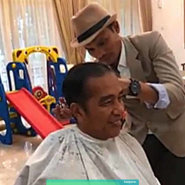 Presiden Joko Widodo cukur rambut menjelang Lebaran. Foto: Instagram @jokowi