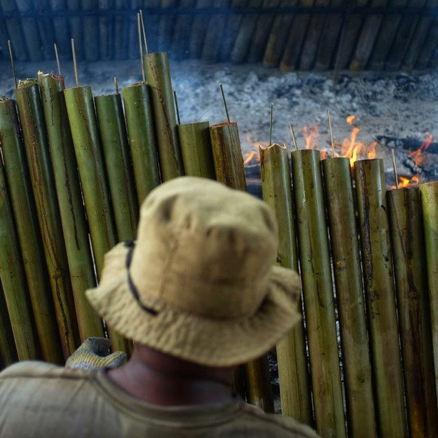 Proses pembakaran Lemang Aceh. Foto: Ahmad Ariska/acehkini
