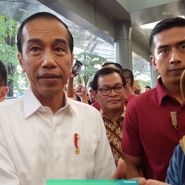 Presiden RI, Joko Widodo Di Stasiun Pasar Senen. Foto: Efira Tamara/kumparan