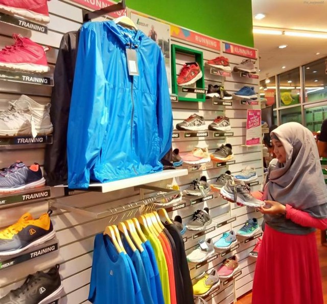 Belanja Kebutuhan Lebaran di Jakarta Fair