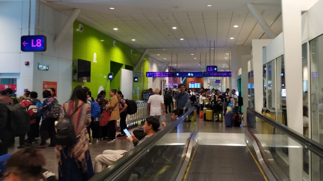 Ruang tunggu di Kuala Lumpur International Airport (KLIA). Foto: Adi W 