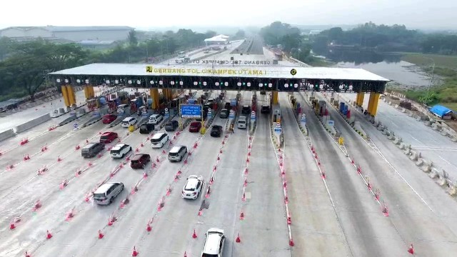Suasana Gerbang Tol Cikampek Utama 1. Foto: Dok. Jasa Marga