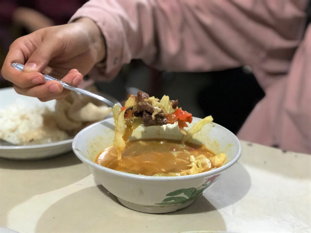 Tongseng Mas Mul di Kalibata Foto: Azalia Amadea/Kumparan