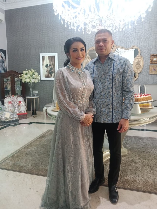 KD dan Raul Lemos berlebaran Foto: Caroline Pramantie/kumparan