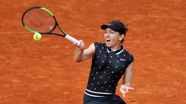 Simona Halep, juara Prancis Terbuka 2018. Foto: REUTERS/Vincent Kessler