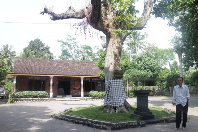 Suasana Ndalem Pojok di Kediri, Jawa Timur, beberapa waktu lalu. (foto: Rino Hayyu S/Tugu Malang).