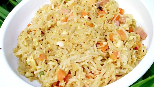 Misoa Goreng Wortel Sosis (17 M+)