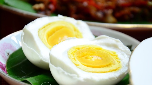 Ilustrasi Telur Asin Foto: Flickr/mat_gebu