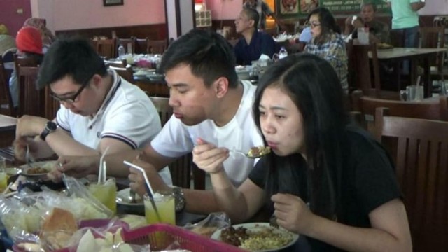 Menyantap Rawon Nguling, Kuliner Legendaris di Jalur Pantura