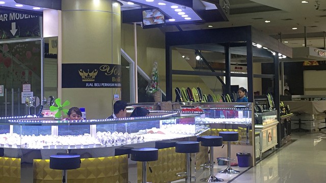 Suasana di Pusat Jual Beli Emas Cikini Gold Center, Jakarta Pusat. Foto: Selfy Sandra Momongan/kumparan