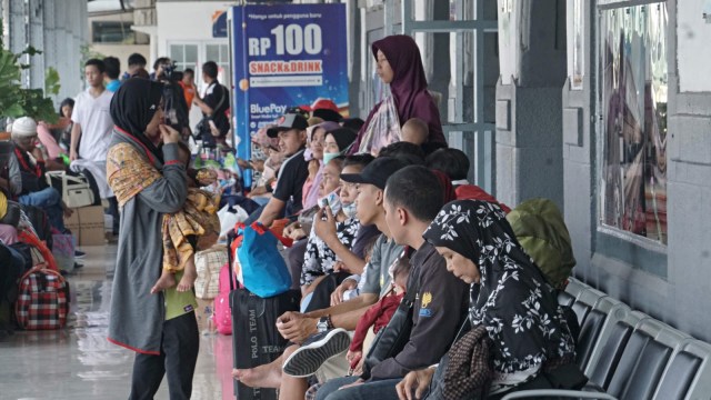 Suasana di Stasiun Pasar Senen, Jakarta Pusat. Foto: Helmi Afandi Abdullah/kumparan