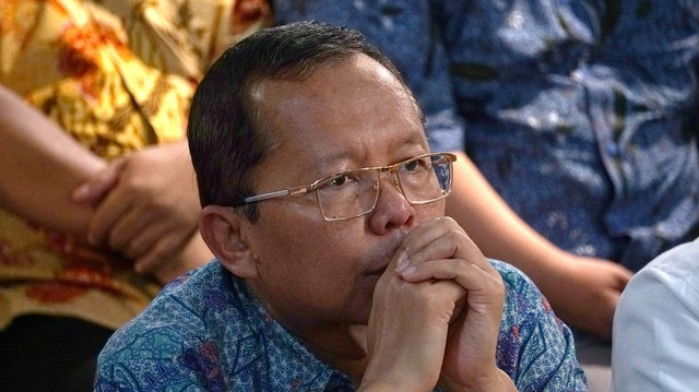 Wakil Ketua TKN Jokowi-Ma'ruf Amin, Arsul Sani, saat konferensi pers Tim Hukum TKN di Media Center TKN, Jakarta, Senin (10/6/2019). Foto: Nugroho Sejati/kumparan
