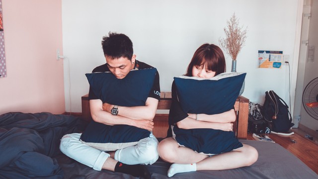 Sebagian orang sulit mengaku jika sedang jatuh cinta. Foto: Pexels