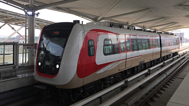 Suasana uji publik LRT Jakarta, Selasa (11/6) Foto: Fachrul Irwinsyah/kumparan