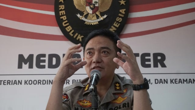 Kadiv Humas Mabes Polri, Inspektur Jenderal Muhammad Iqbal memeberikan keterangan pers terkait perkembangan kasus 21-22 Mei di Kementrian Koordinator Bidang Polituk, Hukum, dan Keamanan, Jakarta, Selasa (11/6). Foto: Fanny Kusumawardhani/kumparan
