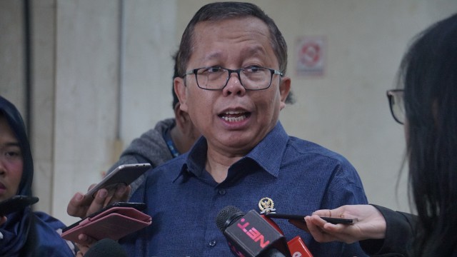 Arsul Sani saat diwawancara di Gedung DPR. Foto: Irfan Adi Saputra/kumparan