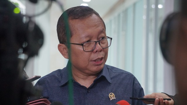Arsul Sani saat diwawancara di Gedung DPR. Foto: Irfan Adi Saputra/kumparan