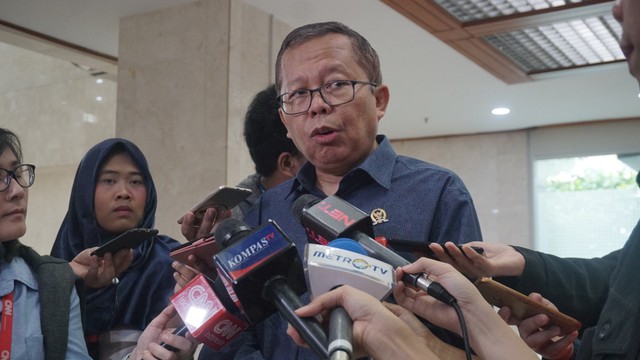 Arsul Sani saat diwawancara di Gedung DPR. Foto: Irfan Adi Saputra/kumparan