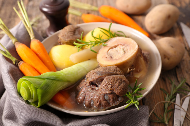 kaldu tulang sapi Foto: Shutterstock