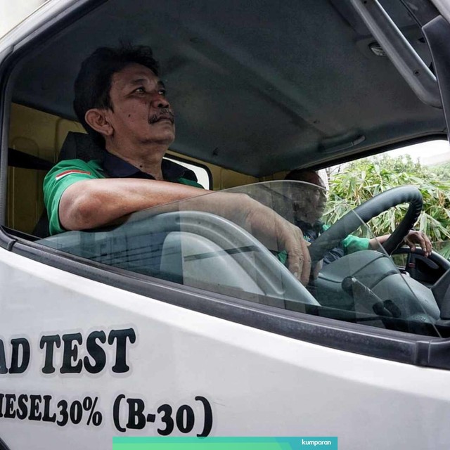 Mobil truk yang digunakan untuk road test Biodiesel B30 di Kementerian ESDM, Kamis (13/6). Foto: Jamal Ramadhan/kumparan