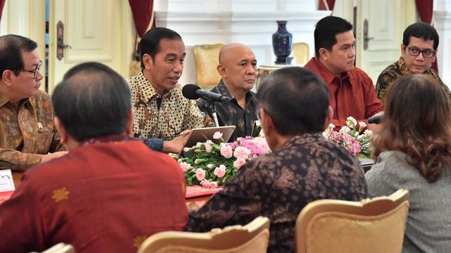 Presiden Jokowi menerima Asosiasi Pengusaha Indonesia (Apindo) dan Himpunan Penyewa Pusat Perbelanjaan Indonesia (Hippindo) di Istana Merdeka, Kamis (13/6). Foto: Dok. Istimewa