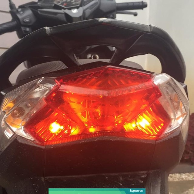 Lampu rem Honda Vario yang menyala Foto: Aditya Pratama Niagara/kumparan