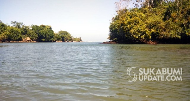 Muara Sungai Cikarang Desa Purwasedar Kecamatan Ciracap, Kabupaten Sukabumi | Sumber Foto:Ragil Gilang.