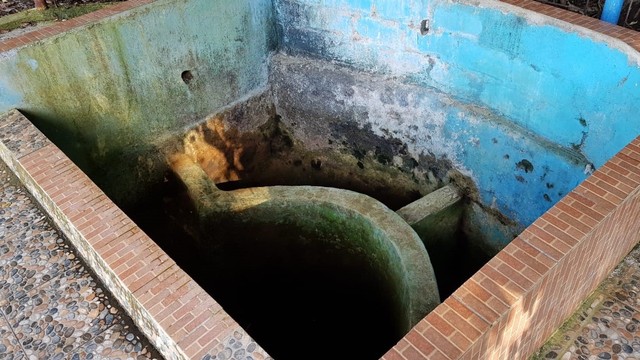 Sumur tiga rasa di Pulau Karampuang, Mamuju, yang oleh warga setempat dikenal dengan nama 'sumur jodoh'. Foto: Dok. Sulbar Kini