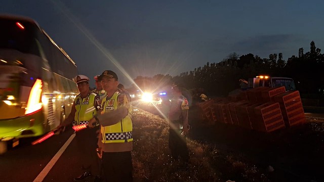 Suasana di lokasi kecelakaan beruntun di KM 150 Tol Cipali. Foto: Dok. Polres Majalengka