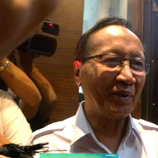 Eks Kapolda Metro Jaya, Sofjan Jacoeb diperiksa di Polda Metro Jaya. Foto: Nugroho Sejati/kumparan