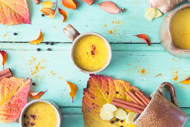 Ilustrasi Susu Kunyit Foto: Shutterstock/Alphonsine Sabine