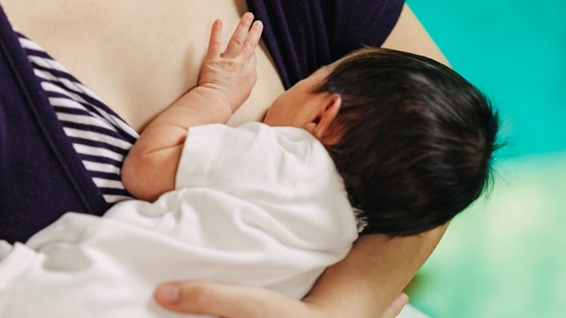 menyusui bayi Foto: Shutterstock
