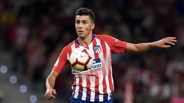 Rodri segera rampungkan kepindahan ke Manchester City. Foto: AFP/Gabriel Bouys