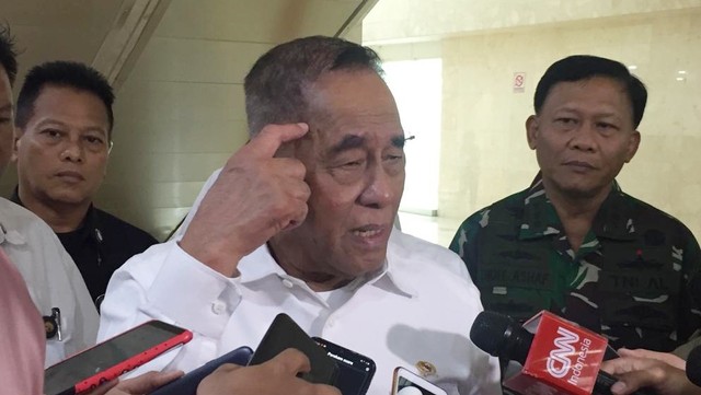 Menteri Pertahanan RI, Ryamizard Ryacudu (tengah). Foto: Rafyq Panjaitan/kumparan