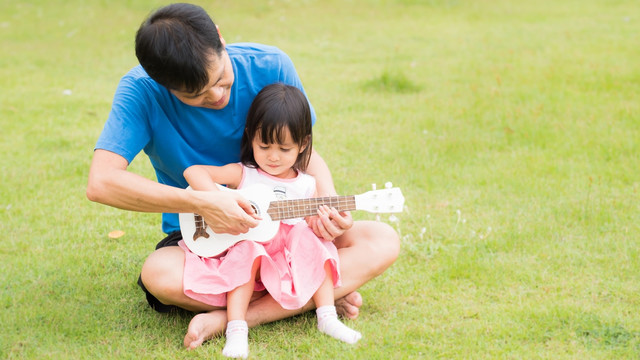 Ilustrasi Ayah dan Anak Perempuan. Foto: Shutter Stock