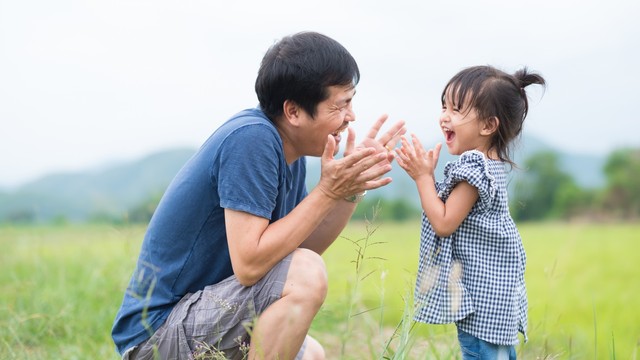 Ilustrasi Ayah dan Anak Perempuan. Foto: Shutter Stock