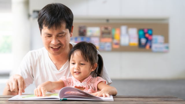 Ilustrasi Ayah dan Anak Perempuan. Foto: Shutter Stock