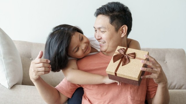 Ilustrasi Ayah dan Anak Perempuan. Foto: Shutter Stock