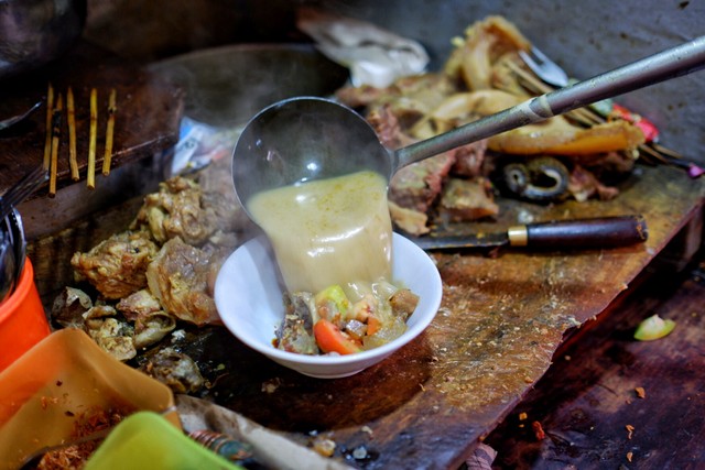 Sate kuah daging sapi Pak Haji Diding. foto: dokumen pribadi.