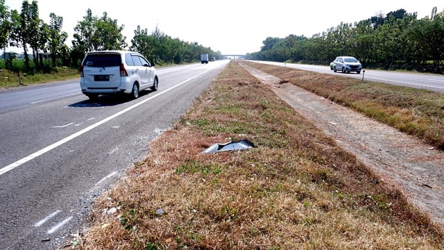 Suasana di lokasi kecelakaan beruntun di KM 150 Tol Cipali. Foto: Iqbal Firdaus/kumparan
