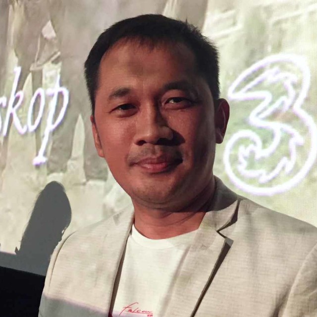 Hanung Bramantyo saat peluncuran Poster Film ‘Bumi Manusia’. Foto: Giovanni/kumparan