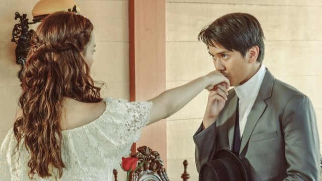 Iqbaal di film 'Bumi Manusia' (Foto: Instagram @falconpictures_)