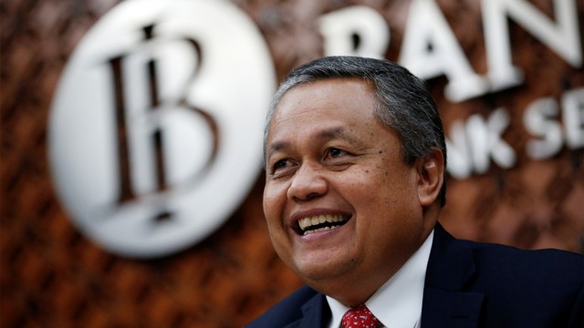 Gubernur Bank Indonesia Perry Warjiyo saat konferensi pers di kantor pusat Bank Indonesia. Foto: Willy Kurniawan/REUTERS