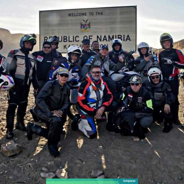 Kelompok touring yang diikuti M Irfan di Namibia. Foto: Dok. KBRI Windhoek