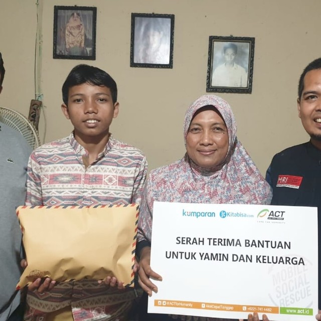 Donasi untuk Yamin (16), anak dari korban becak Rasilu. Foto: Dok. ACT