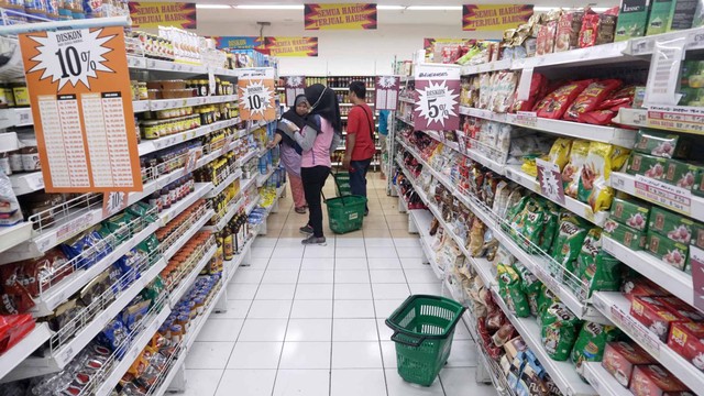 Ilustrasi belanja di supermarket. Foto: Fanny Kusumawardhani/kumparan